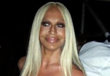 Versace съкращават щат
