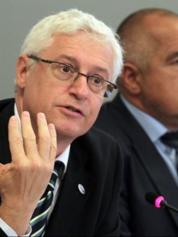 <p>
	<em>Джовани Кеслер (вляво) даде пресконференция след днешната си среща с премиера Бойко Борисов </em>&nbsp; Снимка: БТА</p>
