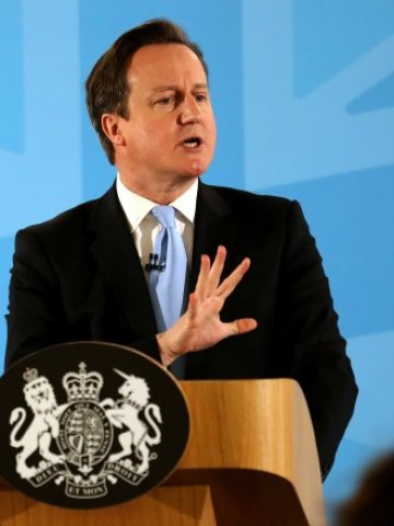 <p>
	Дейвид Камерън затяга правилата за имиграция на Острова. <em>Снимка: Ройтерс</em></p>
