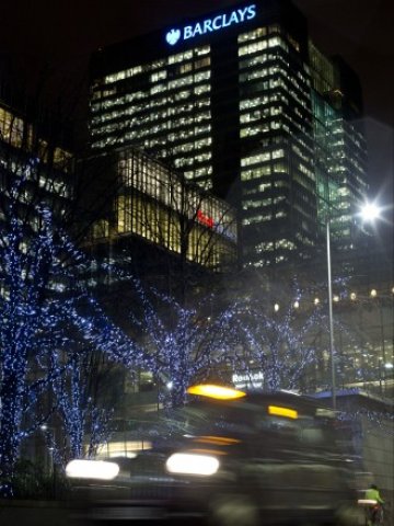<p>
	Централата на Barclays в Лондон. <em>Снимка: Ройтерс</em></p>
