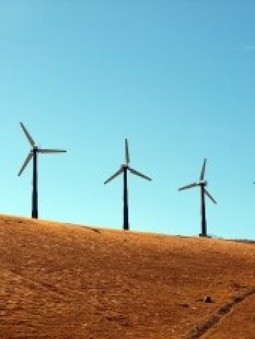 Делян Добрев: България преизпълнява целите си за производство на ток от ВЕИ