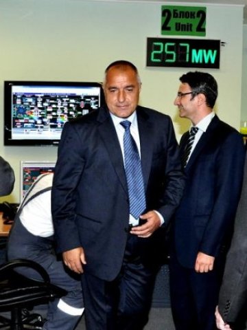 <p>
	В откриването на топлоцентралата участва и премиерът Бойко Борисов. <em>Снимка: БТА</em></p>
