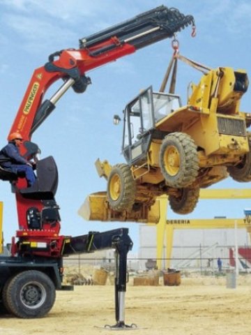 <p>
	Продуктите на Хидравлични елементи и системи. <em>Снимка: Дружеството</em></p>
