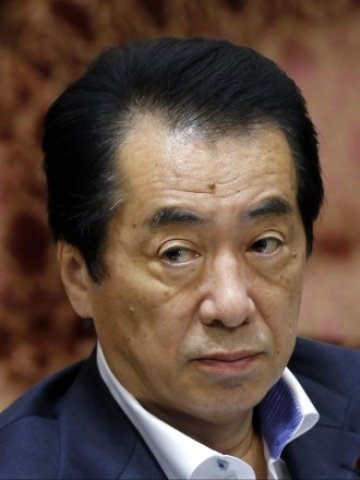 <p>
	Наото Кан. <em>Снимка: Ройтерс</em></p>
