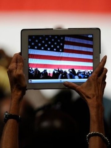 <p>
	iPad остава любим таблет на американските потребители<em>. Снимка: Ройтерс</em></p>
