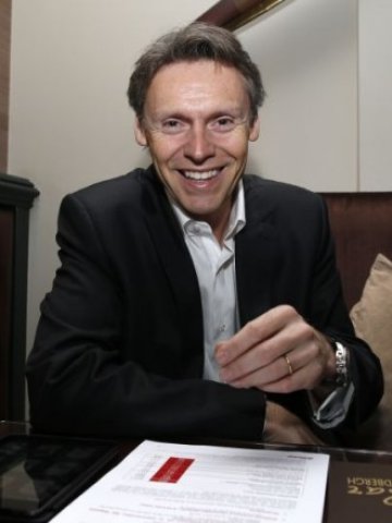 <p>
	Главният изпълнителен директор на&nbsp; Mr. Bricolage Жан-Франсоа Буше. <em>Снимка: Ройтерс</em></p>
