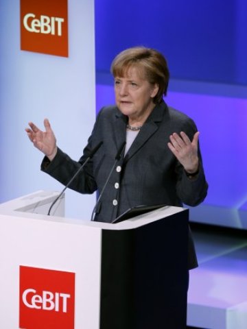 <p>
	Меркел: &quot;Datability е мото, което ни подтиква да мечтаем&quot;.&nbsp;<em>Снимка: Ройтерс</em></p>
