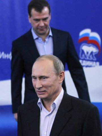 <p>
	Владимир Путин и Дмитрий Медведев, Снимка: Ройтерс</p>
