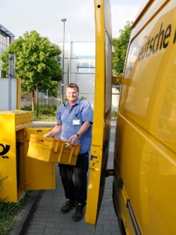 <p>
	В Германия немските пощи Deutsche Post&nbsp;имат около 150 000 служители. <em>Снимка: Deutsche Post</em></p>

