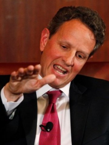 <p>
	Тимъти Гайтнър е уведомил Конгреса, че след 2 август правителството може да спре да обслужва задълженията си за първи път. <em>Снимка: Ройтерс</em></p>
