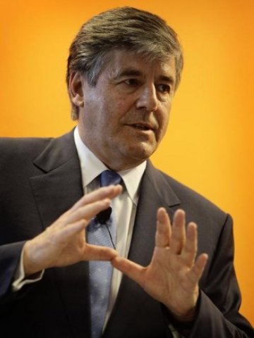 <p>
	Йозеф Акерман. <em>Снимка: Ройтерс</em></p>
