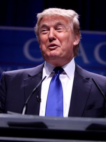 <p>
	Инвеститорът милиардер Доналд Тръмп.<em> Снимка: Gage Skidmore, лиценз: <strong><a href="http://creativecommons.org/licenses/by-sa/2.0/" target="_blank">CreativeCommons</a></strong></em></p>
