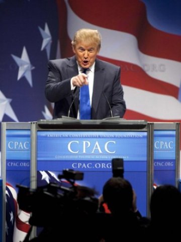 <p>
	Тръмп по време на политическа конференция във Вашингтон. <em>Снимка: Ройтерс</em></p>
