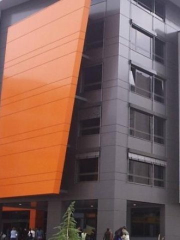 <p>
	Сграда на ФНИБ АДСИЦ в Бизнес Парк Младост 4 в София. <em>Снимка: ФНИБ АДСИЦ</em></p>
