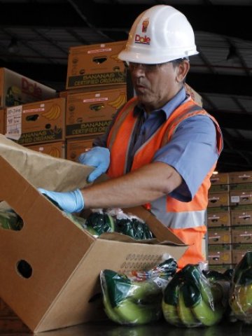 <p>
	Dole продава и бизнеса с пресни плодове и зеленчуци в Азия. <em>Снимка: Ройтерс</em></p>
