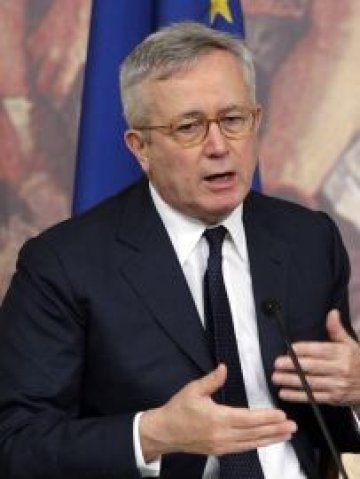 <p>
	Финансовият министър на Италия Джулио Тремонти. <em>Снимка: Ройтерс</em></p>
