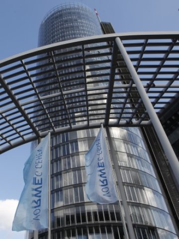 <p>
	Централата на RWE в Есен. <em>Снимка: Архив Ройтерс.</em></p>
