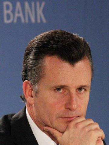 <p>
	Управителят на швейцарската централна банка Филип Хилдебранд. <em>Снимка: Ройтерс</em></p>
