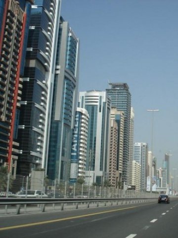 <p>
	Дубай. <em>Снимка: sxc.hu</em></p>
