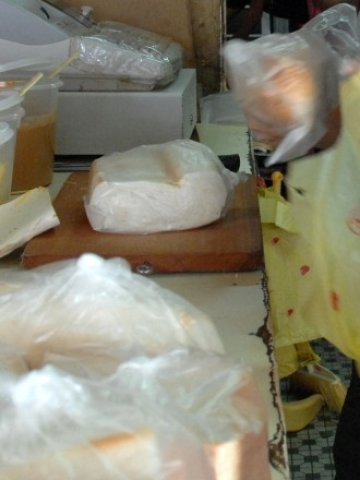 <p>
	<em>Традиционни български храни се рекламират в САЩ, Испания, Германия, Полша, Румъния, Великобритания, Бразилия, Китай и др. </em>Снимка: БТА</p>
