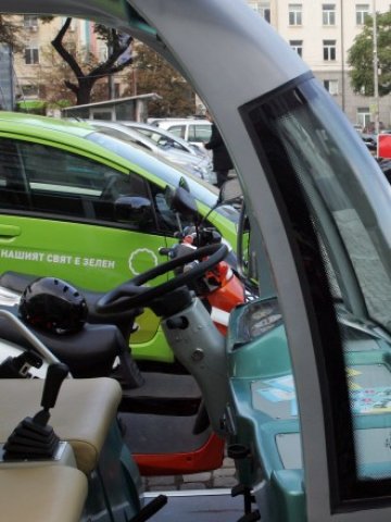 <p>
	<em>Цените на новите автомобили се движат около 70-80 хил. лв.</em> &nbsp; &nbsp; &nbsp; &nbsp; &nbsp; &nbsp; Снимка: БТА</p>
