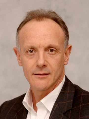 <p>
	Проф. Андрю Осуълд, Университет Варвик, Англия.<em> Снимка: www.warwick.ac.uk</em></p>
