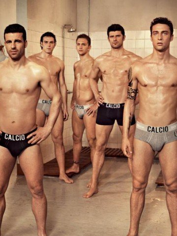 Работата на дизайнерското дуо с футболисти започна още преди Световното в ЮАР с рекламната им кампания за мъжко бельо. Снимка: Dolcegabbana