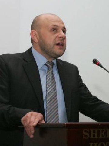 <p>
	&nbsp;</p>
<p style="margin-bottom: 0cm">
	<font size="4">Според Томислав Дончев е реална заложената в бюджета възможност за 4,5 млрд. лв. разходи по европейските програми догодина Снимка: БТА</font></p>

