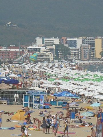 <p>
	<em>Туристическият бранш не предвижда понижение на цените въпреки отмяната на данъка</em> &nbsp;Снимка: Ройтерс</p>
