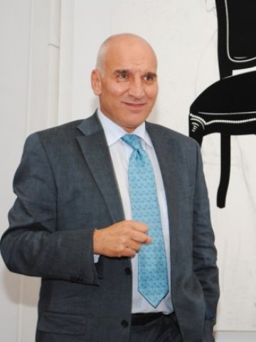 <p>
	Левон Хампарцумян. <em>Снимка: UniCredit Bulbank</em></p>
