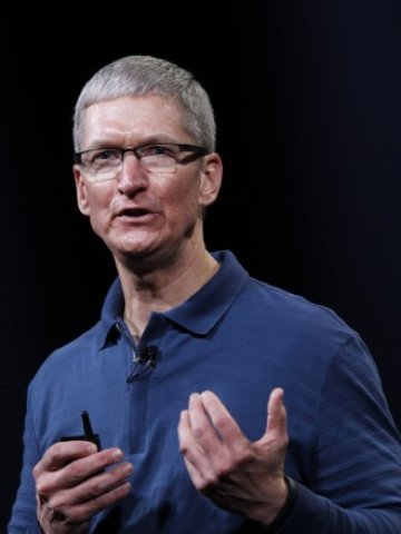 <p>
	Изпълнителният директор на Apple Тим Кук. <em>Снимка: Ройтерс</em></p>
