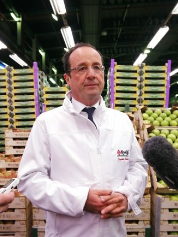 <p>
	Борбата на френския президент Франсоа Оланд с безработицата ще е трудна. <em>Снимка: Ройтерс</em></p>
