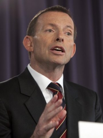 <p>
	Очакваният бъдещ премиер Тони Абът обеща данъчни облекчения за бизнеса. <em>Снимка: Ройтерс</em></p>
