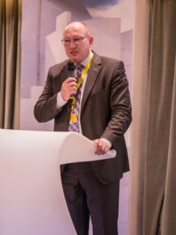 <p>
	Йенс Тирфелдер. <em>Снимка: Личен архив</em></p>
