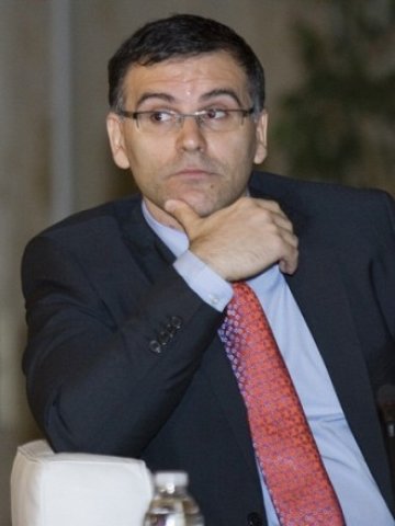 <p>
	Бившият български вицепремиер заменя на поста Станислав Aнатолиев. <em>Снимка: БТА</em></p>
