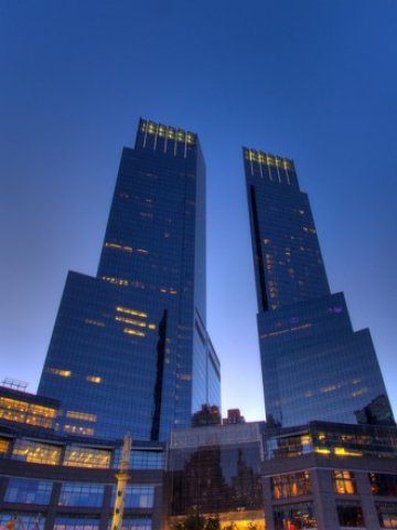 <p>
	Time Warner Center в Ню Йорк. <em>Снимка: zengei, лиценз: <strong><a href="http://creativecommons.org/licenses/by-sa/2.0/" target="_blank">CreativeCommons</a></strong></em></p>
