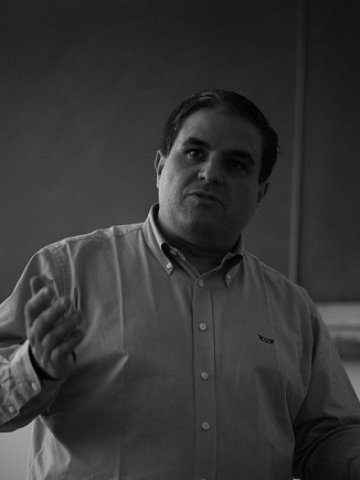 <p>
	Проф. Филипе Карера. <em>Снимка: Личен архив</em></p>
