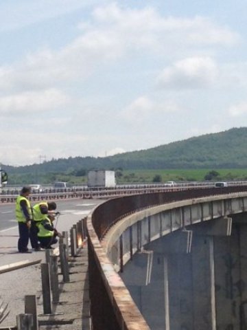 <p>
	Ремонтите на виадуктите по &quot;Хемус&quot; продължават. <em>Снимка: Агенция &quot;Пътна инфраструктура&quot;, архив</em></p>
