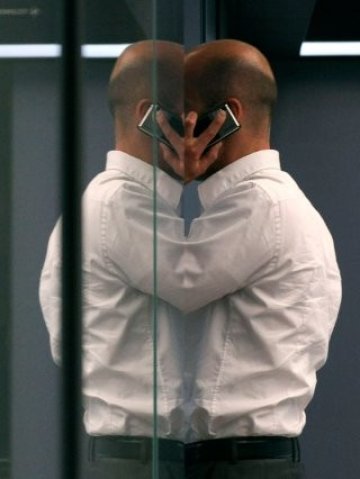 <p>
	През септември бъдат намалени цените на едро за терминиране на трафика на операторите. <em>Снимка: Ройтерс</em></p>
