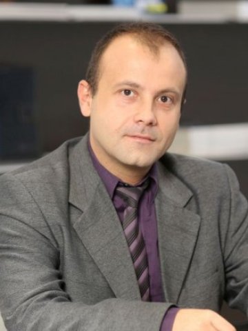 <p>
	Бойчо Попов</p>
