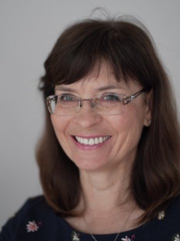 <p>
	Славка Вълкова. <em>Снимка: Алианц Банк България</em></p>
