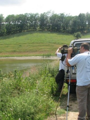 <p>
	<em>Орнитолозите често са в услуга на фермерите, които извършват агроекологични дейности</em> &nbsp; &nbsp;Снимка: БТА</p>
