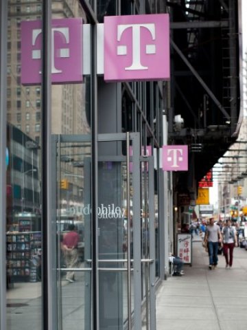 <p>
	T-Mobile USA e четвъртият по големина оператор в САЩ. <em>Снимка: Getty Images News</em></p>

