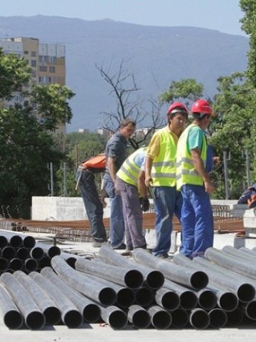 <p>
	<em>Строителният сектор "загуби" най-много работни места в кризата</em>. &nbsp;Снимка:БТА</p>
