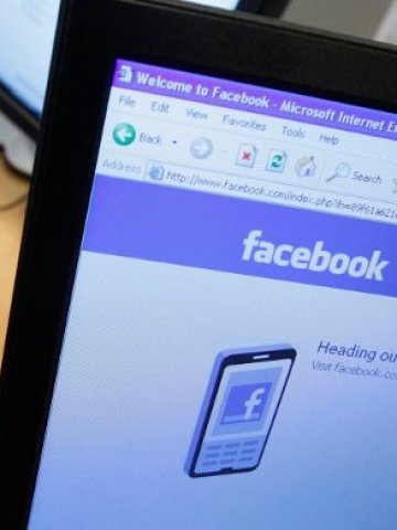 <p>
	В България Facebook e обхванал в еднаква степен хора с различни нагласи и социално положение.&nbsp;<em>Снимка: Ройтерс</em></p>
