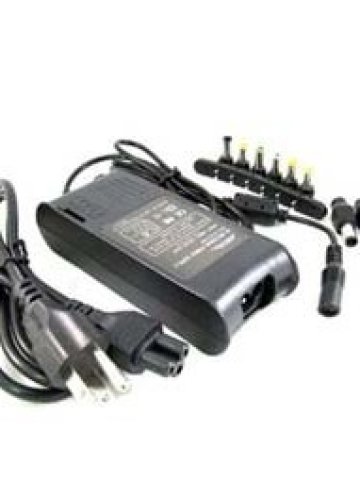 Модел адаптeр с накрайници за различни видове ноутбуци. Снимка: amazon.com