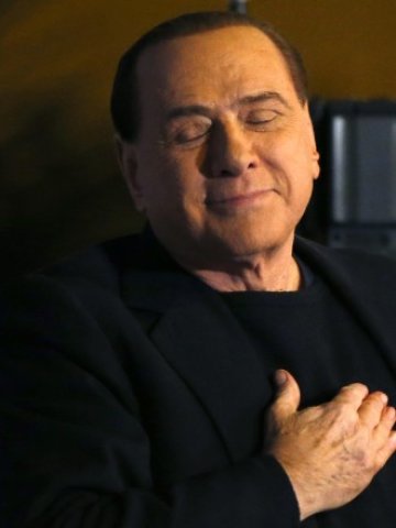 <p>
	За първи път от 20 години насам Берлускони няма да заема висш политически пост. <em>Снимка: Ройтерс</em></p>
