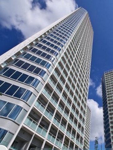 <p>
	Бизнес сграда във Великобритания. <em>Снимка: Conran and Partners</em></p>
