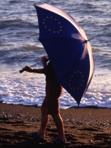 <p>
	Как ЕК ще защити правата ни през 2014 година. <em>Снимка: ЕК</em></p>
