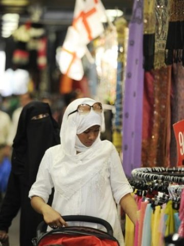 <p>
	Ъптън Маркет, Лондон. <em>Снимка: Ройтерс</em></p>
